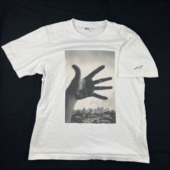 UT Tshirt Mens Medium White Hand Graphic Short Sleeve - Picture 1 of 7